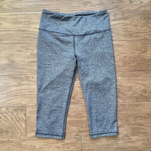 Victoria's Secret VSX Sport Knockout Crop Capri Size S Heather Gray